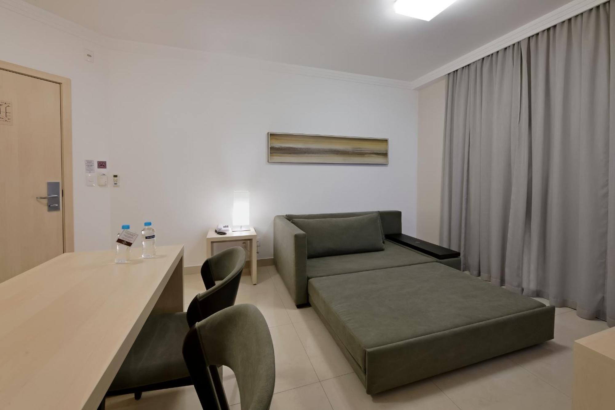 Hotel Mont Blanc Premium Ribeirao Preto Room photo A sofa bed