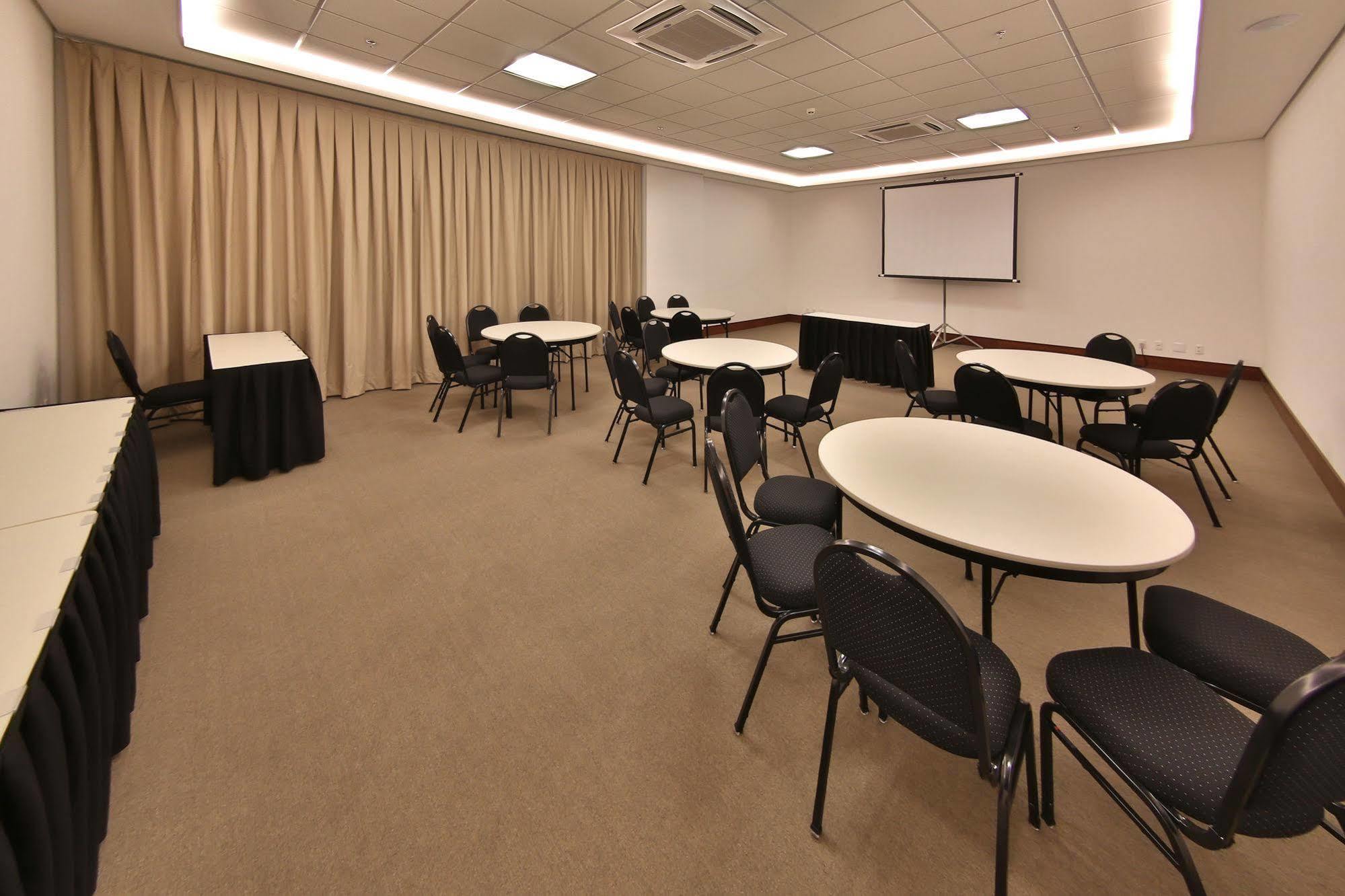 Hotel Mont Blanc Premium Ribeirao Preto Exterior photo A meeting room at the National Library of the Netherlands